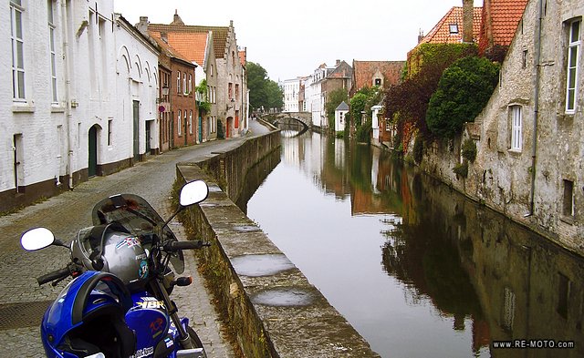 On our motorcycles we reached a quite corner of Bruges.
