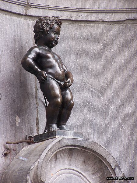 New York has the statue of liberty, Paris the Eiffel tower, and Brussels has.... Manneken Pis.
