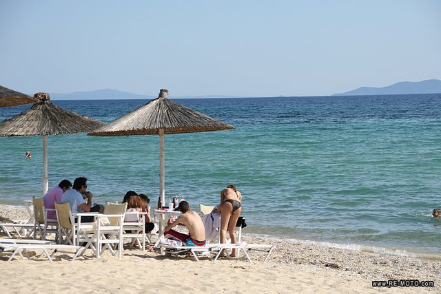 We stop along a few beaches in the eastern part of Greece, even if only to have a quick look.