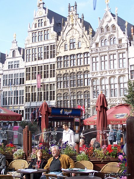 Antwerp war die letzte belgische Stadt, die wir besuchten, ehe wir nach Holland weiterfuhren.