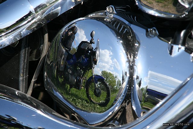 Reflection on the motorcycle of a friend who accompanied us for a few kilometres on the roads of Hungary and gave us a bed in his house.