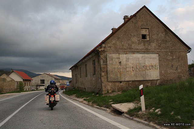 Road from Gracac to Knin.