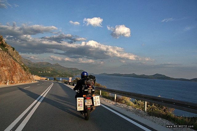 The road winds along the Adriatic coast.