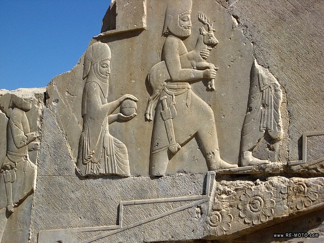 Persepolis fue destruida por Alejandro Magno 330 A.C.